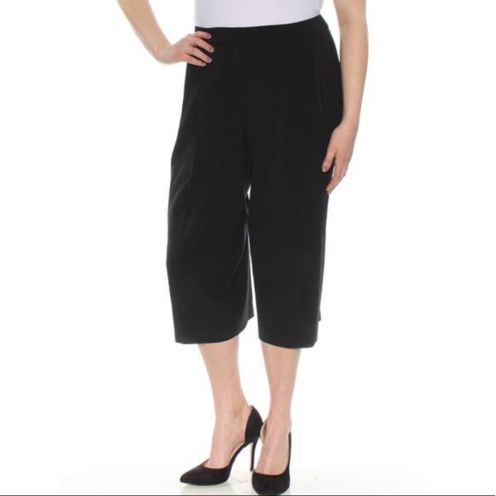 Nine West black capri pants